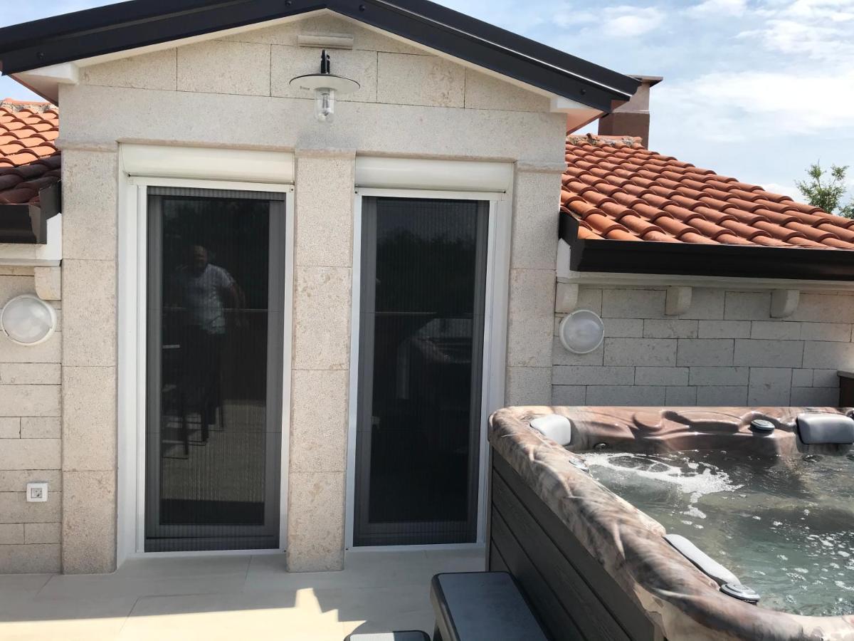 Apartments Barbara Πόρετς Εξωτερικό φωτογραφία